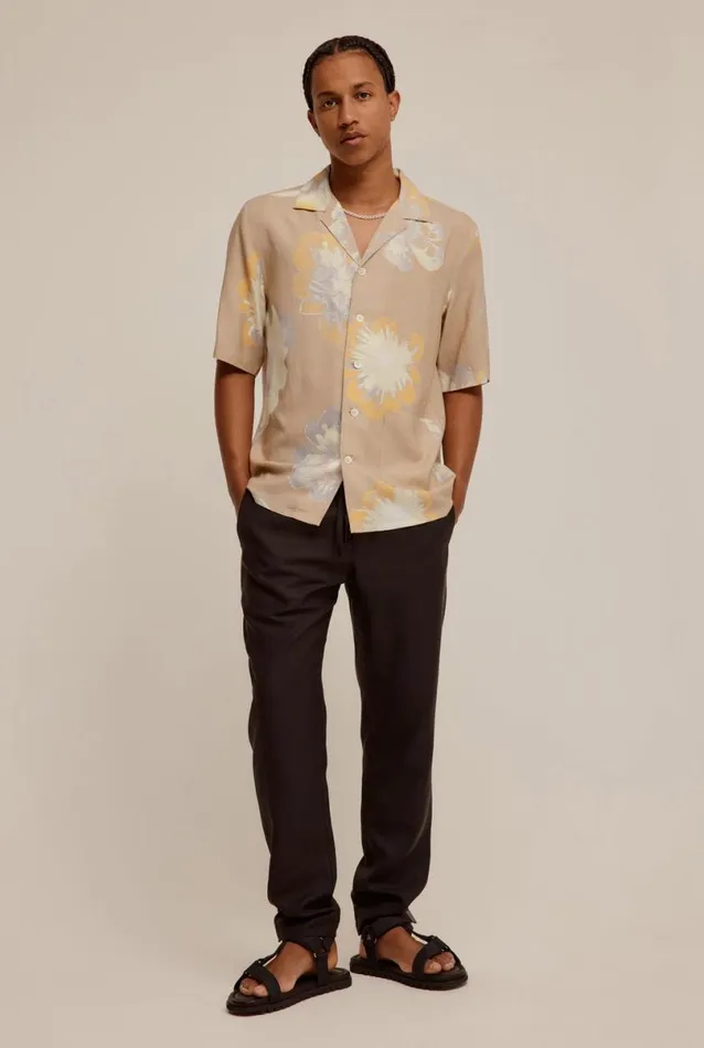 Man Venroy Shirts Low Pocket Relaxed Camp Collar Shirt
