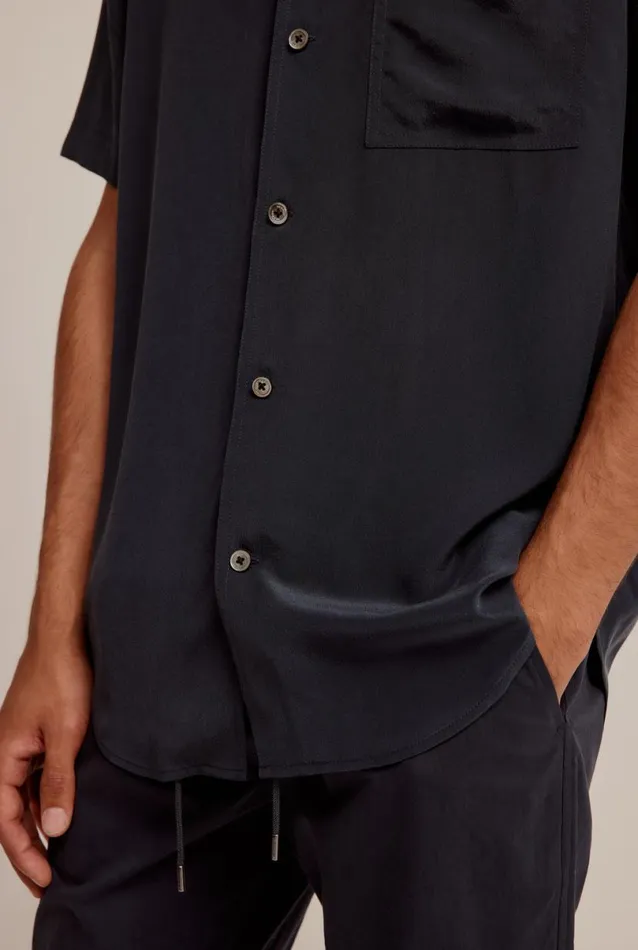 Man Venroy Shirts Relaxed Short Sleeve Silk Camp Collar Shirt