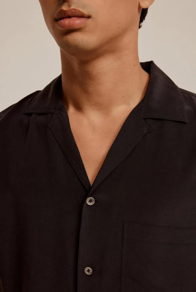Man Venroy Shirts Relaxed Short Sleeve Silk Camp Collar Shirt