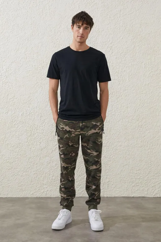 Men Sweats and Hoodies Cotton On Active Track Pant Camo