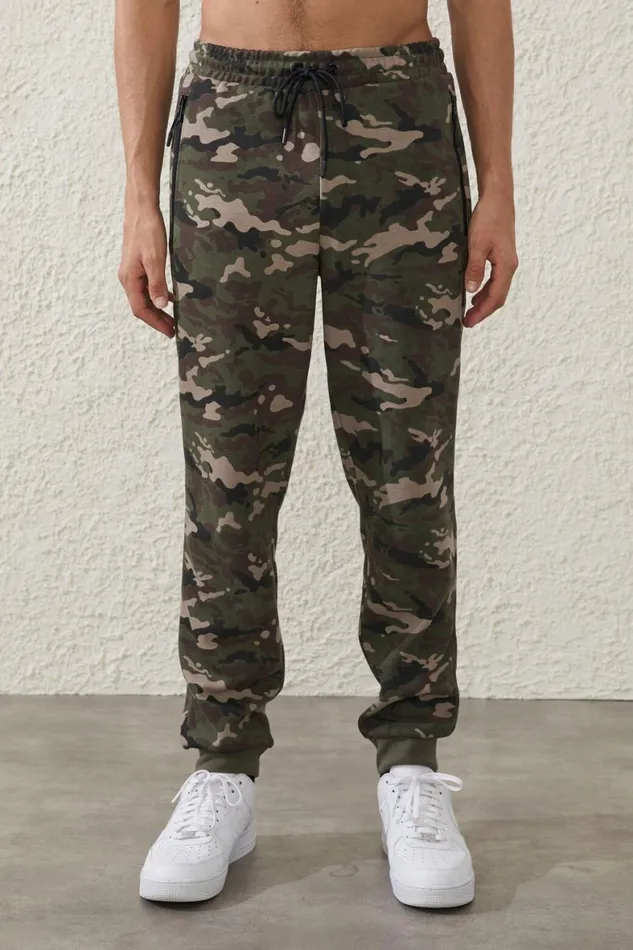Men Sweats and Hoodies Cotton On Active Track Pant Camo