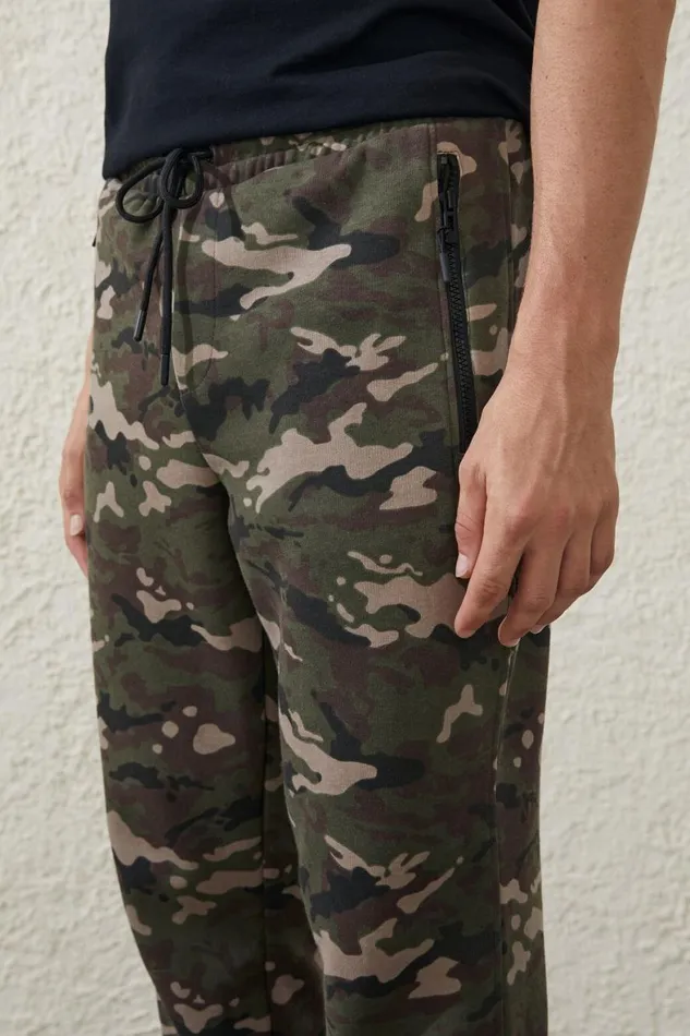 Men Sweats and Hoodies Cotton On Active Track Pant Camo