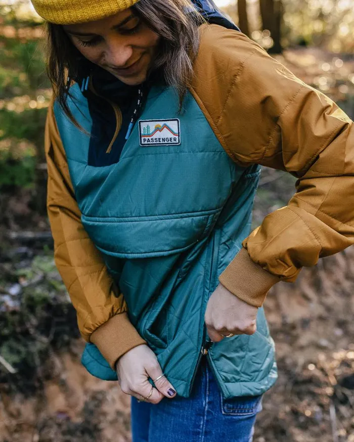 Passenger Clothing Ocean Recycled Insulated 12 Zip Jacket Deep Ocean Women Jackets