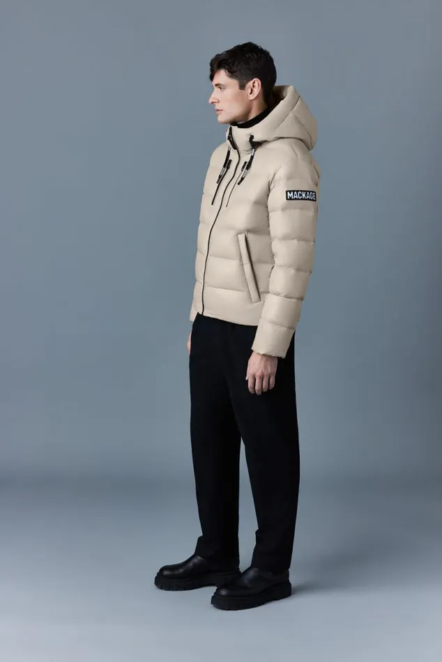 Puffer Men Mackage VICTOR Lustrous Light Down Jacket With Hood For Men Black Puffer Men Mackage VICTOR Lustrous Light Down Jacket With Hood For Men Black