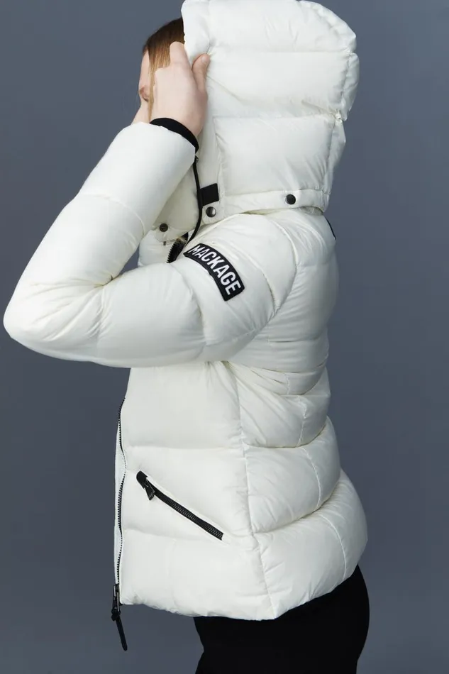 Puffers Women Mackage MADALYN Lustrous Light Down Jacket With Hood For Ladies White Puffers Women Mackage MADALYN Lustrous Light Down Jacket With Hood For Ladies White