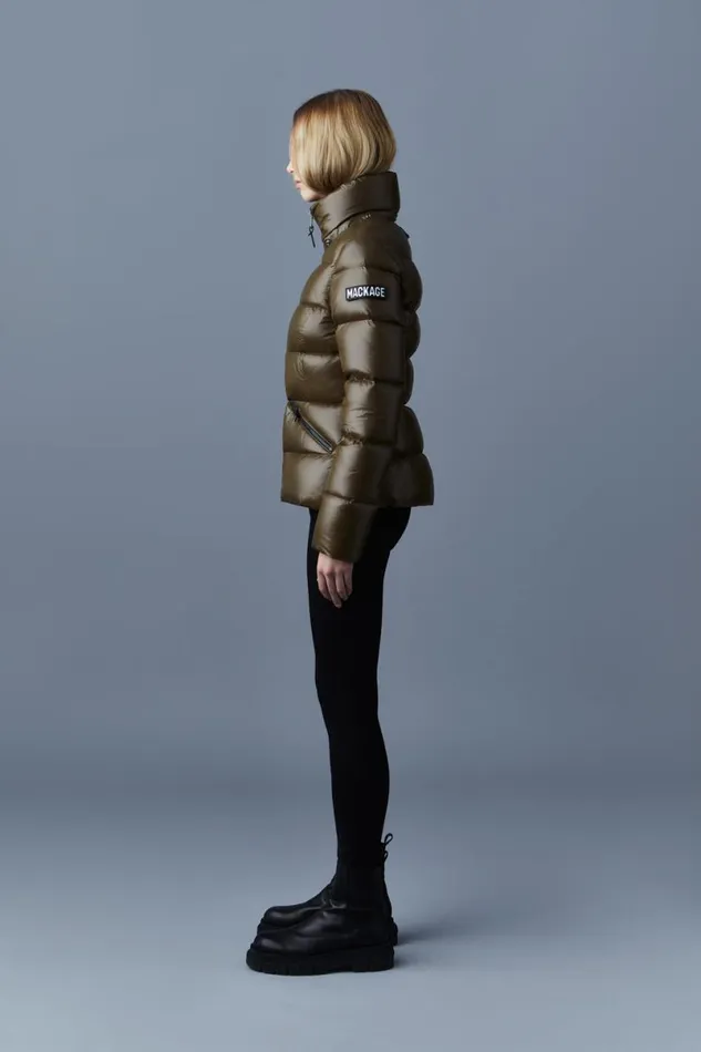 Puffers Women Mackage MADALYN Lustrous Light Down Jacket With Hood For Ladies White Puffers Women Mackage MADALYN Lustrous Light Down Jacket With Hood For Ladies White
