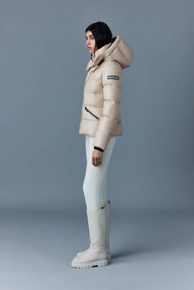 Puffers Women Mackage MADALYN Lustrous Light Down Jacket With Hood For Ladies White Puffers Women Mackage MADALYN Lustrous Light Down Jacket With Hood For Ladies White