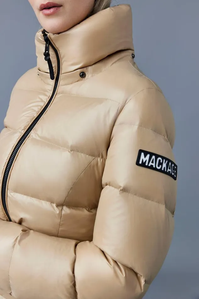 Puffers Women Mackage MADALYN Lustrous Light Down Jacket With Hood For Ladies White Puffers Women Mackage MADALYN Lustrous Light Down Jacket With Hood For Ladies White