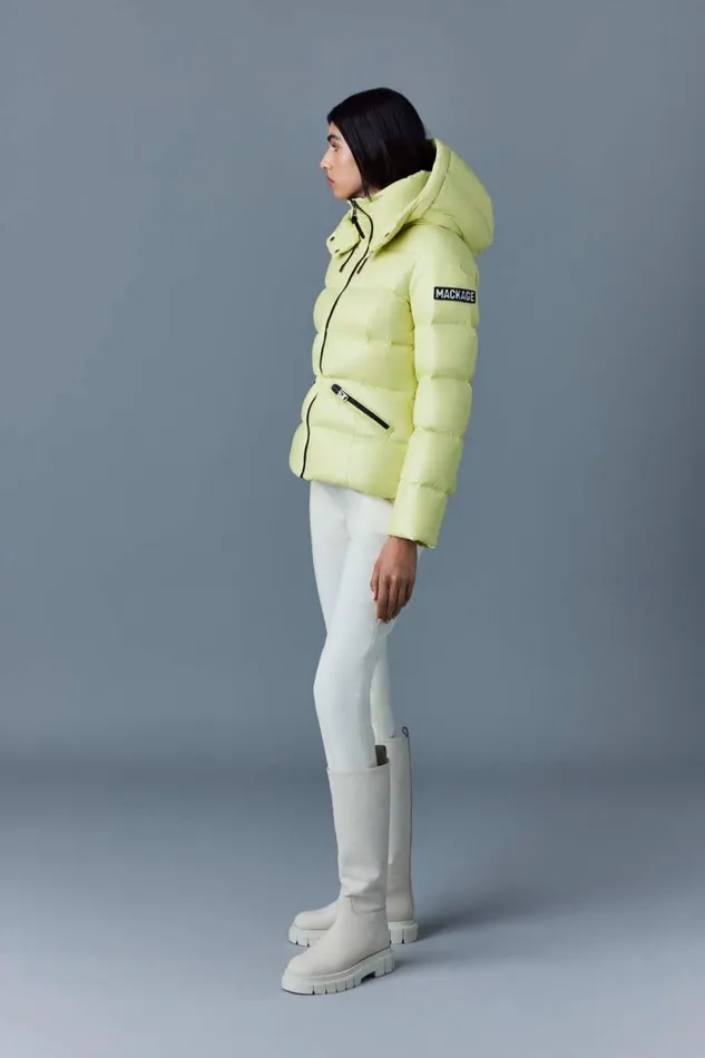 Puffers Women Mackage MADALYN Lustrous Light Down Jacket With Hood For Ladies White Puffers Women Mackage MADALYN Lustrous Light Down Jacket With Hood For Ladies White