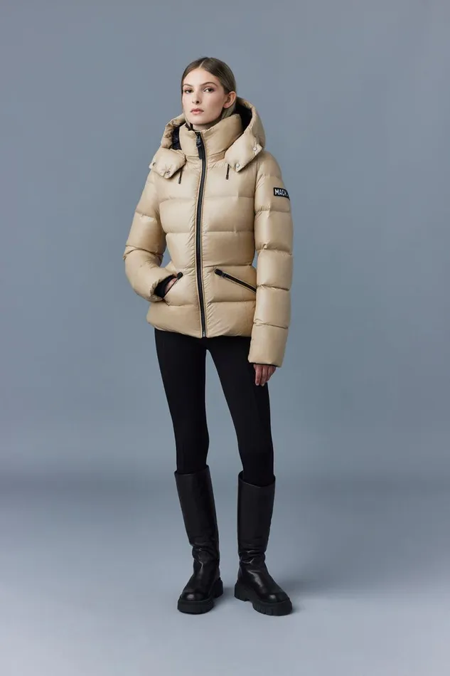 Puffers Women Mackage MADALYN Lustrous Light Down Jacket With Hood For Ladies White Puffers Women Mackage MADALYN Lustrous Light Down Jacket With Hood For Ladies White