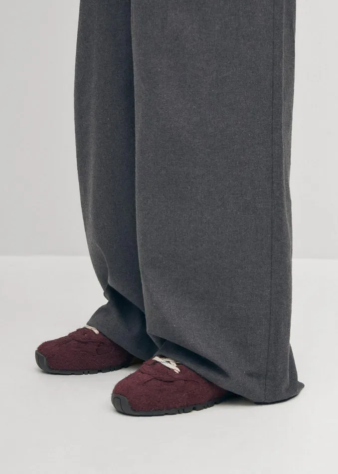Sneakers WomenMen ALOHAS Tb56 Suede Fuzzy Burgundy