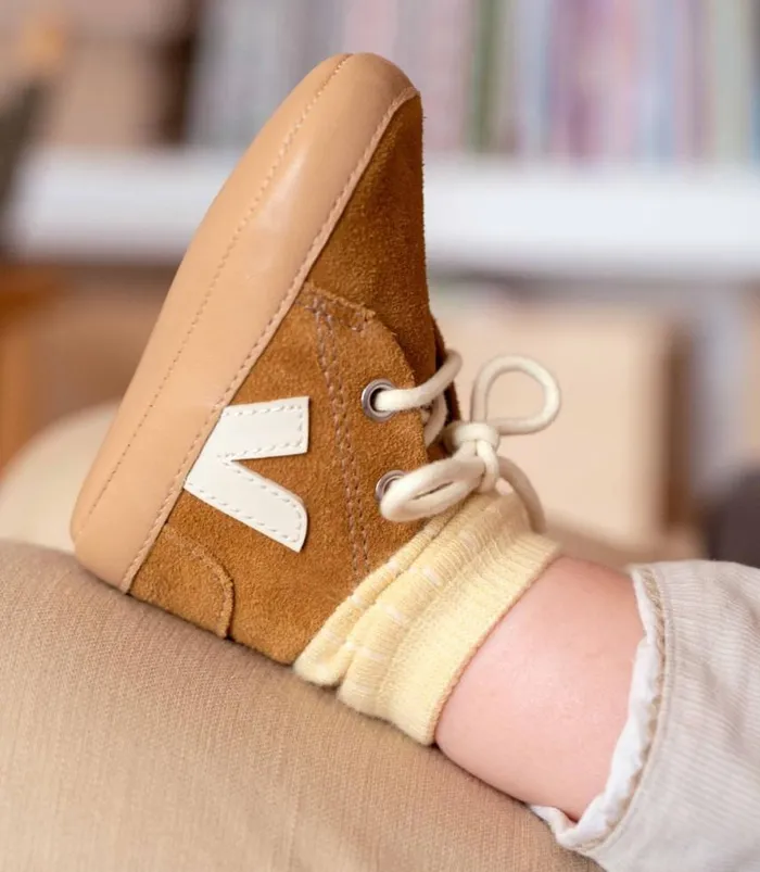 VEJA Baby Kids BABY SUEDE CAMEL PIERRE