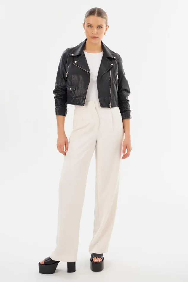 Women JANIKA Cropped Leather Biker Jacket Black LAMARQUE Leather Jackets Women JANIKA Cropped Leather Biker Jacket Black LAMARQUE Leather Jackets