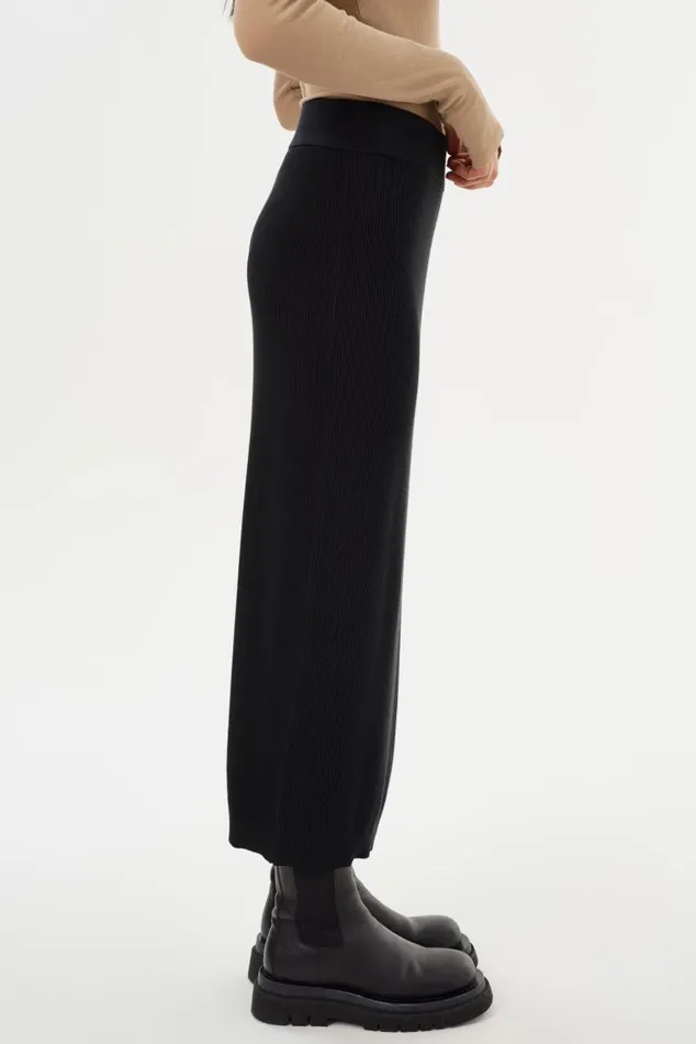 Women JILLIAN Knit Midi Skirt Black LAMARQUE Skirts Women JILLIAN Knit Midi Skirt Black LAMARQUE Skirts