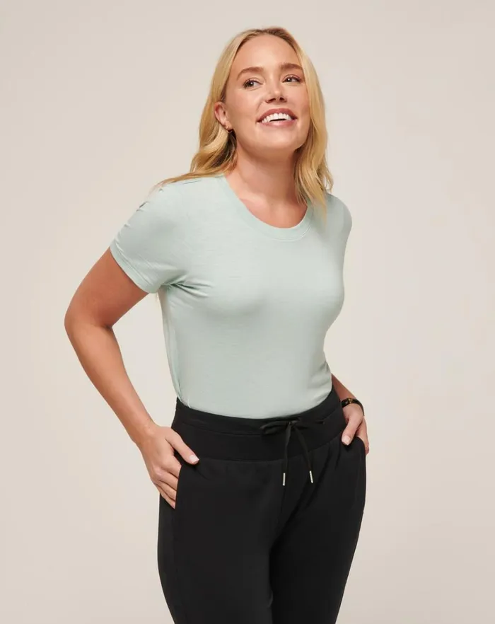 Women Tees TravisMathew CLOUD JERSEY TEE Ether