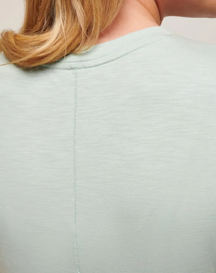 Women Tees TravisMathew CLOUD JERSEY TEE Ether Women Tees TravisMathew CLOUD JERSEY TEE Ether