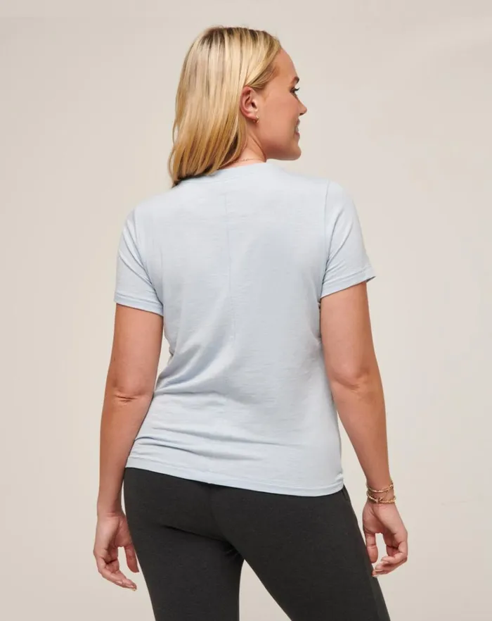 Women Tees TravisMathew CLOUD JERSEY TEE Kentucky Blue Women Tees TravisMathew CLOUD JERSEY TEE Kentucky Blue